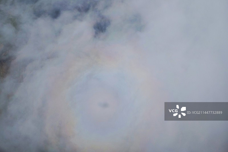 飞机航拍佛光图片素材