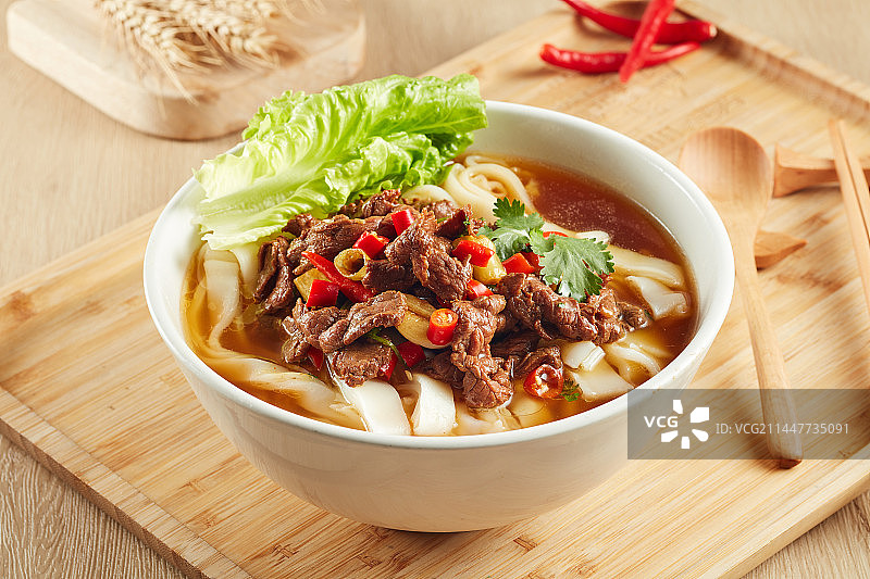 小炒黄牛肉粉图片素材