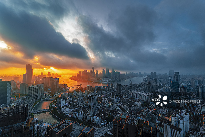 2023年7月31日日出上海苏河湾图片素材
