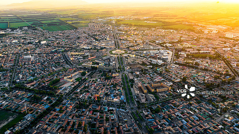 新疆伊犁特克斯八卦城夕阳图片素材