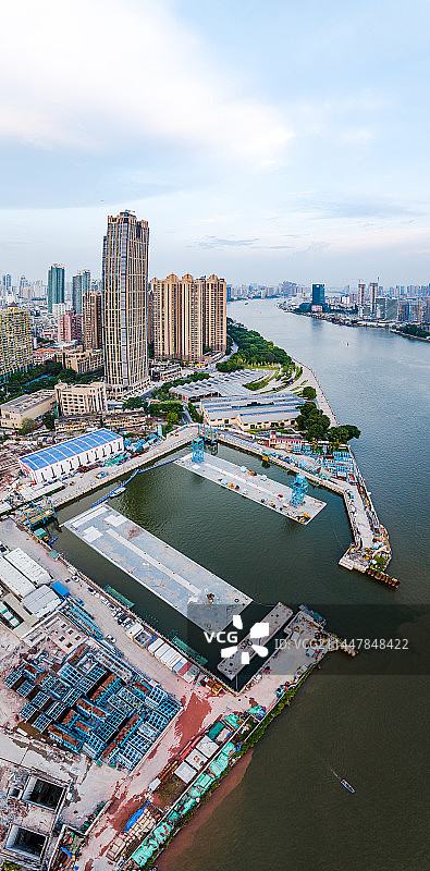 中国广州市荔湾区如意坊珠江水面十一号线施图片素材