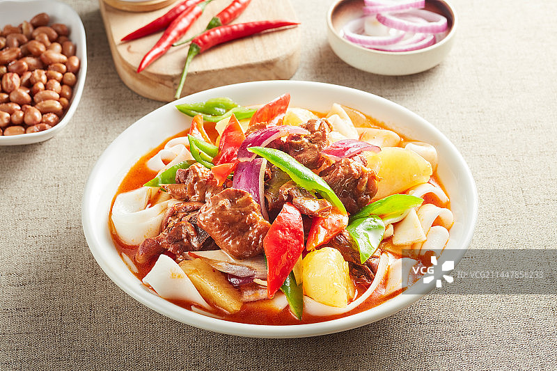 大盘鸡凉皮图片素材