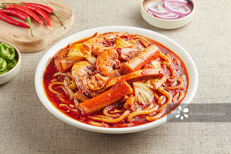 泡菜海鲜炒米粉图片素材