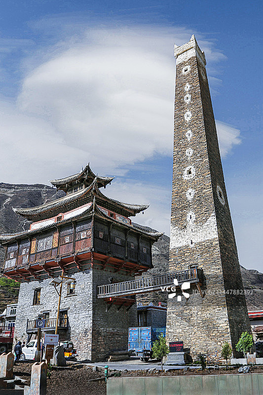阿坝小金县沃日土司官寨经楼与碉图片素材