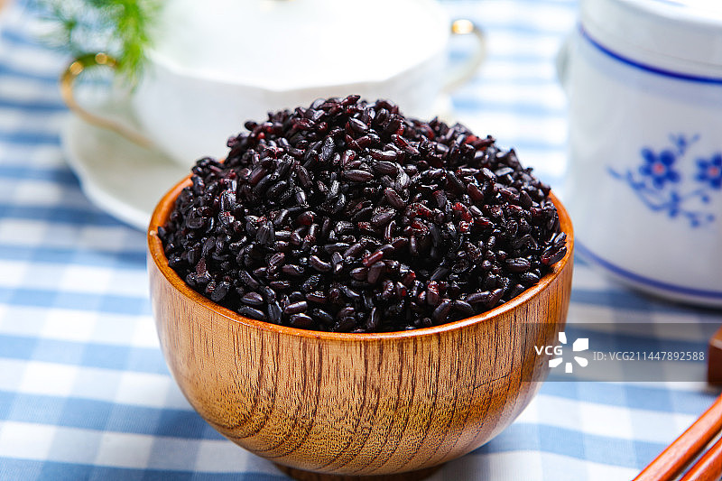 绿色健康的黑米饭图片素材