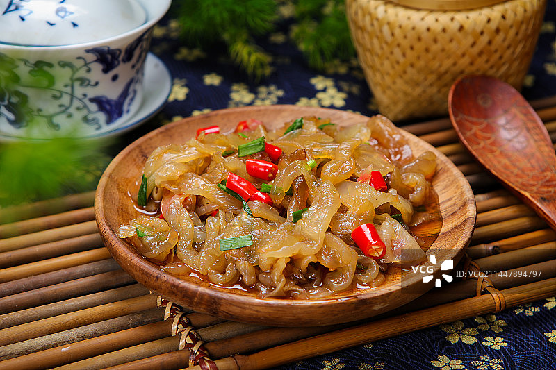 冰爽脆滑的凉拌海蜇图片素材