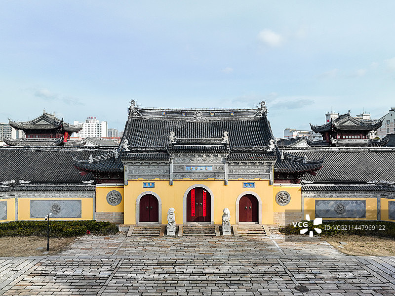 泰州南山律寺建筑风光航拍图片素材
