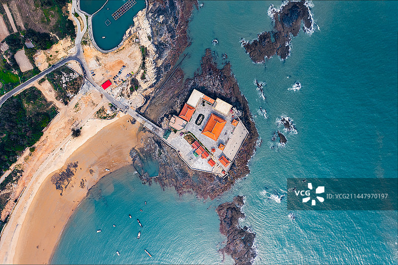 航拍福建泉州石狮黄金海岸珞珈寺图片素材