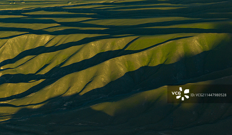 新疆山地峡谷风光图片素材