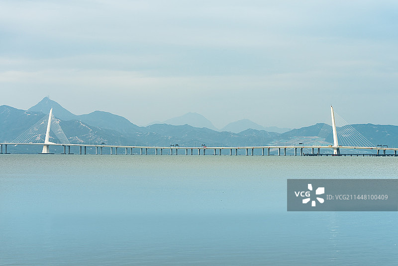 中国广东深圳湾大桥建筑风光图片素材
