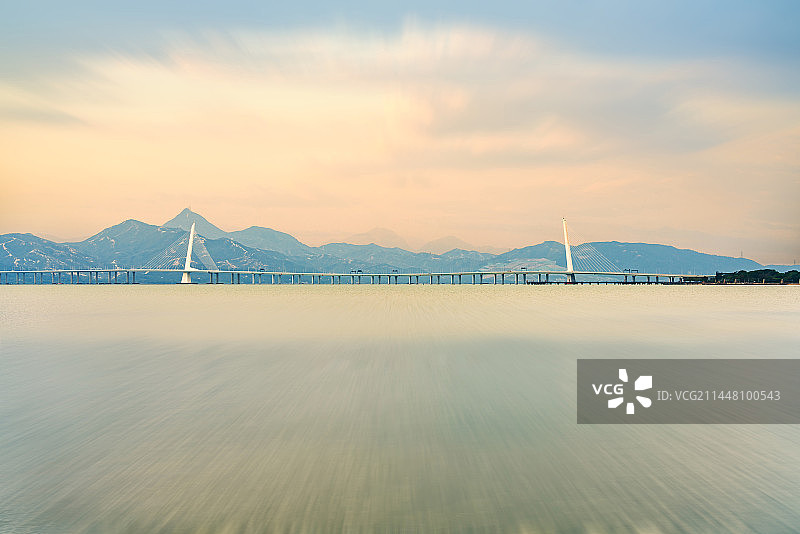 中国广东深圳湾大桥建筑风光图片素材