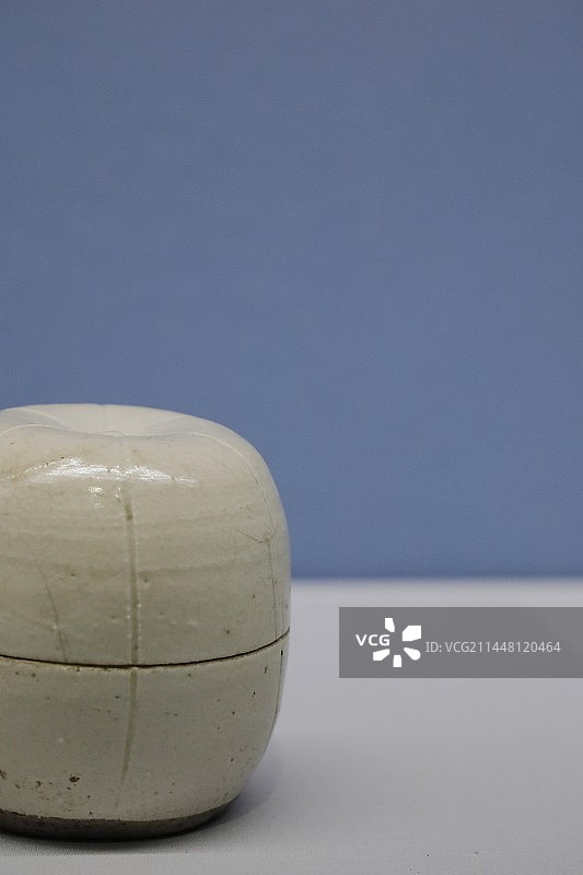 北京中国国家博物馆馆藏元代白釉瓜形香盒（中国古代瓷器展）图片素材