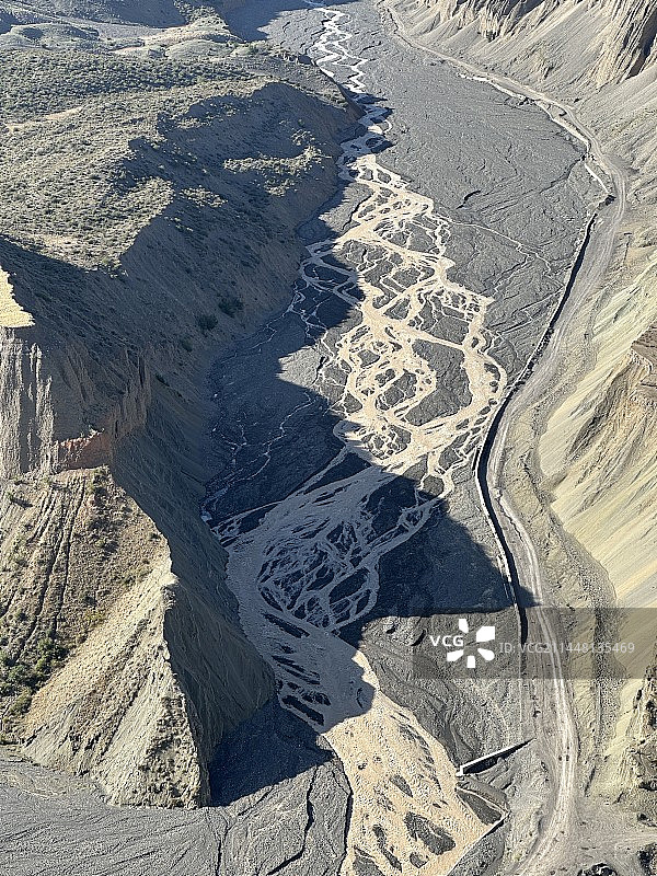 中国新疆天山山麓安集海大峡谷图片素材