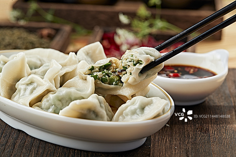 香菇韭菜猪肉馅手工水饺图片素材