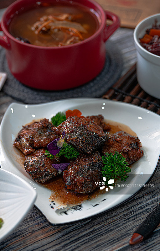 红烧鲅鱼块图片素材