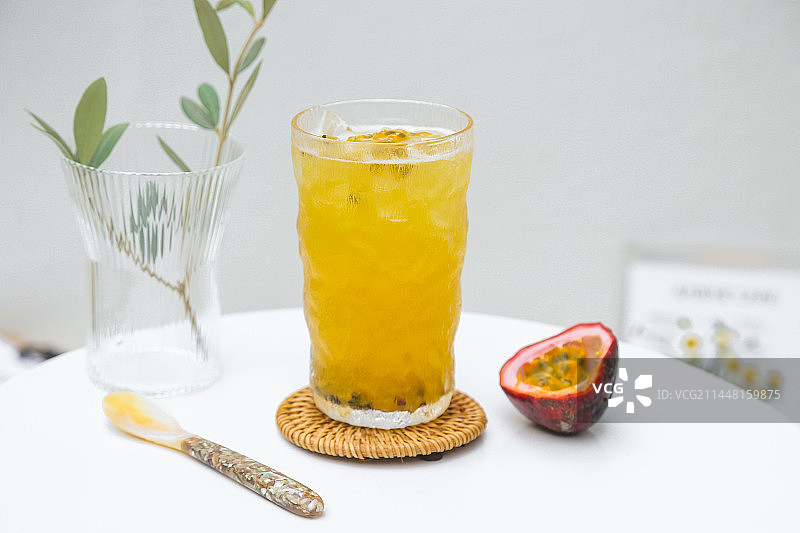 百香果气泡水图片素材