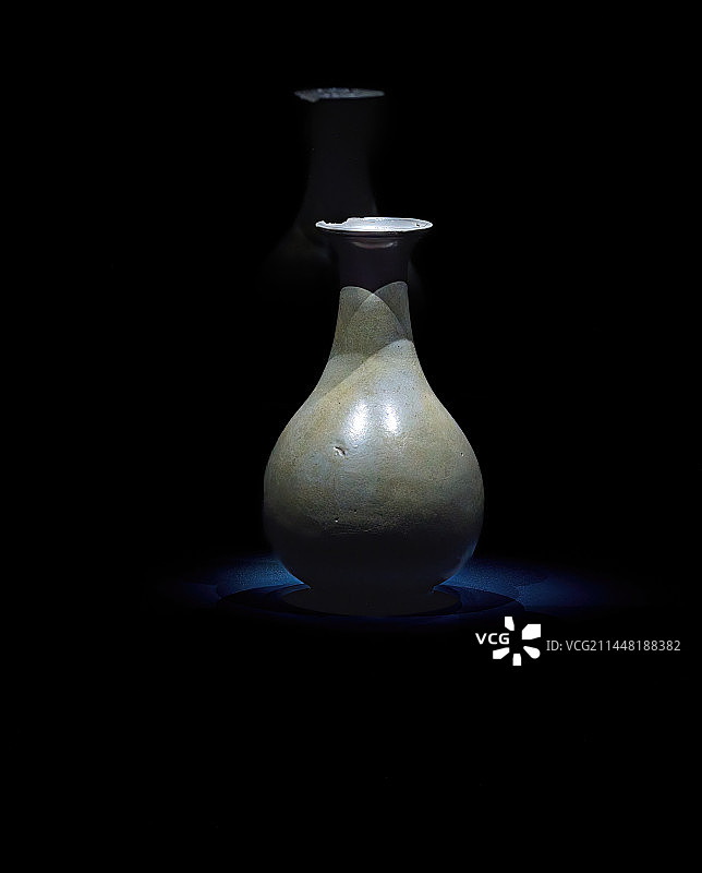 中国古代瓷器，宋金时期，汝州张公巷窑，玉壶春瓶，青瓷壶图片素材