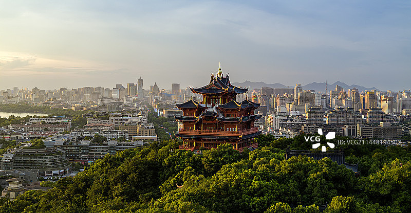 杭州西湖景区城隍阁日落风光图片素材