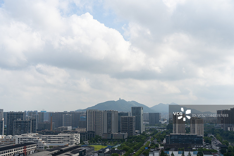 城市 山脉 多云 蓝天图片素材
