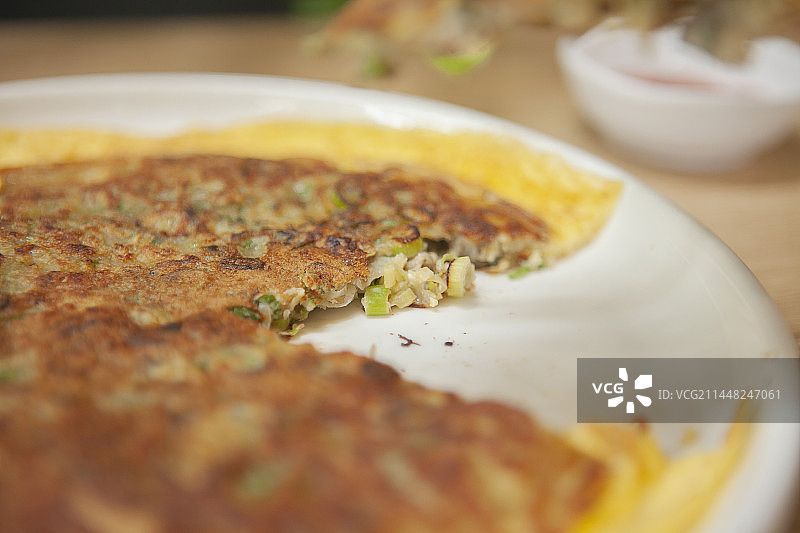蚵仔煎，煎饼，海鲜煎饼，生蚝煎饼，大饼，鸡蛋饼，早餐，家常菜，大众菜，海产，餐饮文化，河鲜，海鲜图片素材