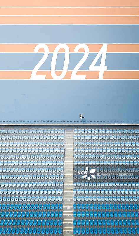 看台和写着2024的跑道上奔跑的人海报背景图片素材