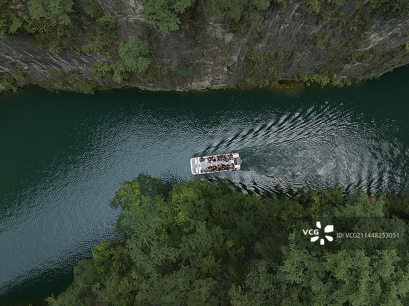 轻舟已过万重山，山西通天峡大峡谷图片素材