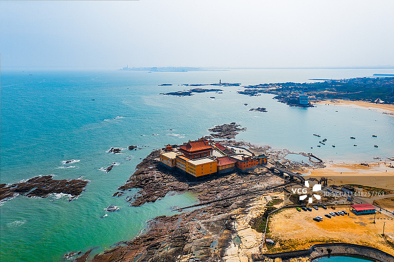 航拍福建泉州石狮黄金海岸洛伽寺图片素材