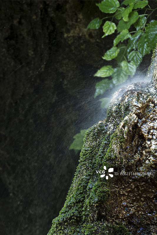 悠悠水帘    丝丝清凉图片素材