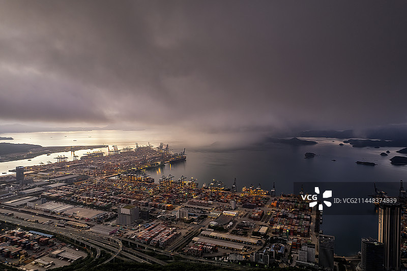 深圳盐田港早晨暴雨图片素材