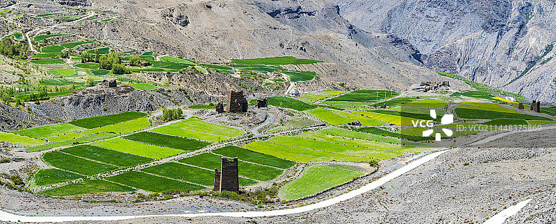 西藏山南措美县碉楼田园风光图片素材