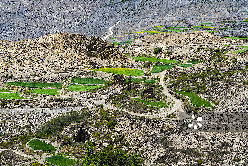 西藏山南措美县碉楼田园风光图片素材