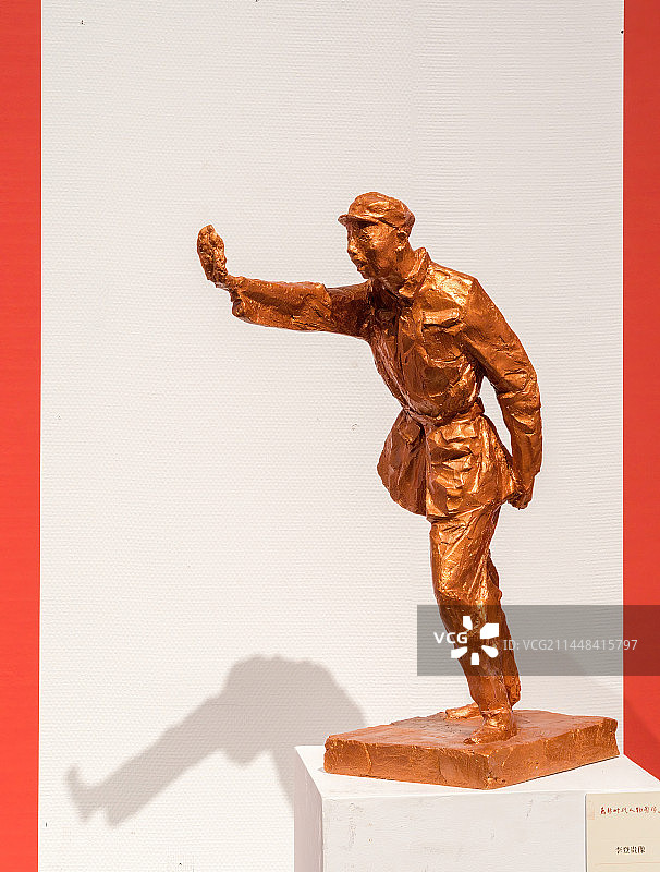 新时代楷模，李登贵塑像图片素材