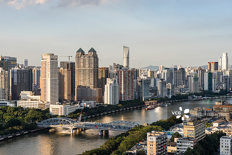 中国广州海珠桥和珠江两岸建筑群风光图片素材