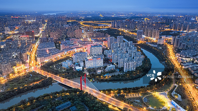 航拍视角下的六安夜色图片素材