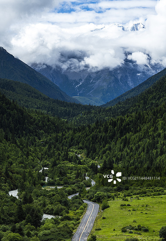 雅拉雪山图片素材