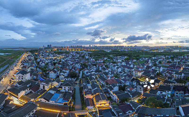 航拍上海湾区-金山嘴渔村图片素材