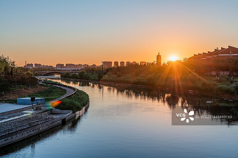 城市副中心燃灯佛塔日出图片素材