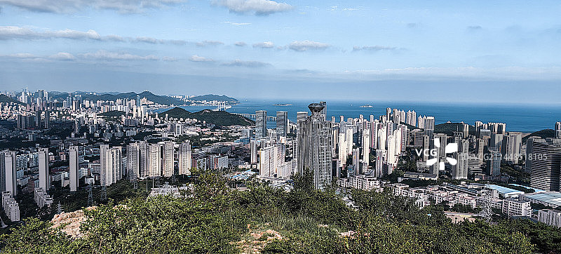 中国辽宁大连磨盘山看大连城市图片素材