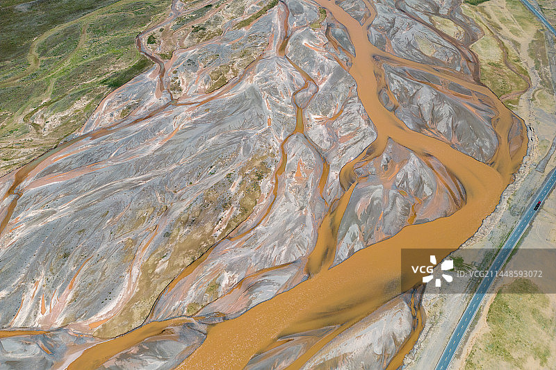 楚玛尔河与公路图片素材