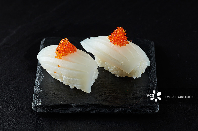 日式墨鱼寿司图片素材