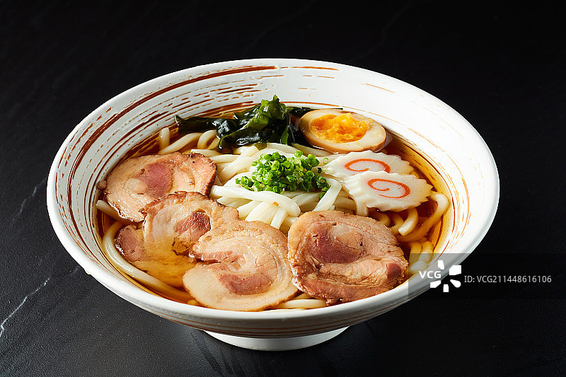 叉烧乌冬面图片素材