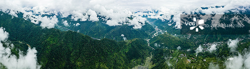 四川雅安石棉县高山峡谷云雾缭绕原生态自然风景图片素材