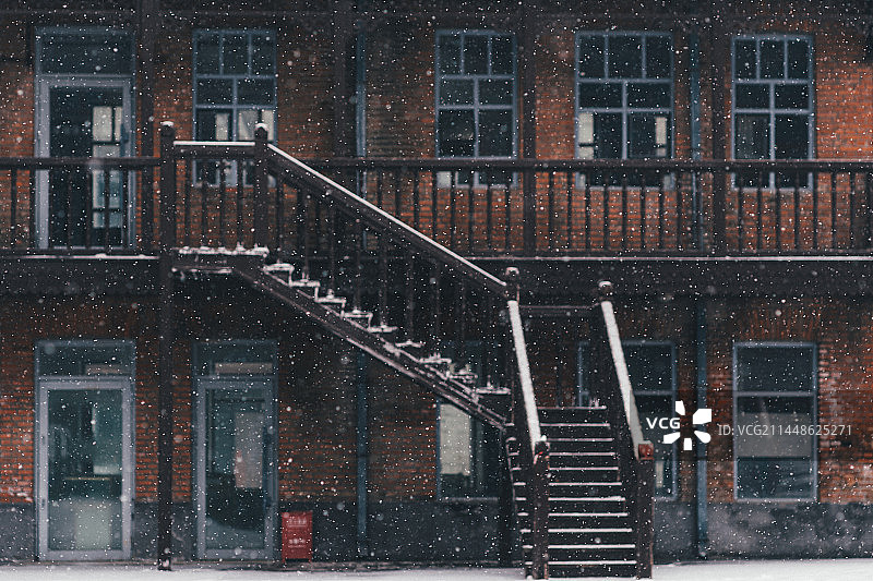 冬天雪中的哈尔滨老道外中华巴洛克景区图片素材