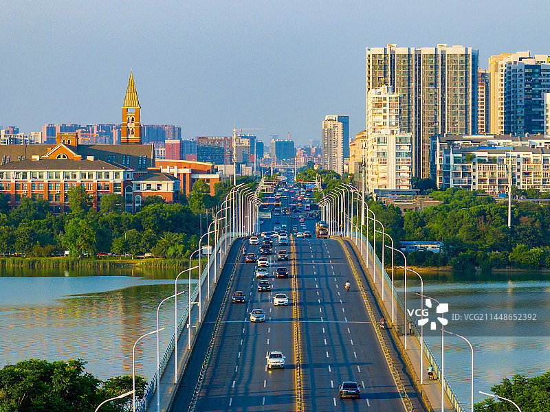 藏龙一桥图片素材