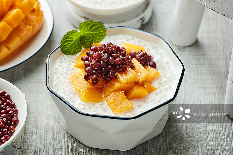 芒果红豆西米露图片素材