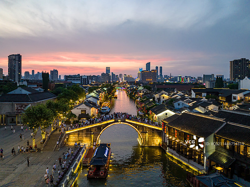 江南水乡无锡市南长街清名桥古运河风景区日落晚霞风光图片素材