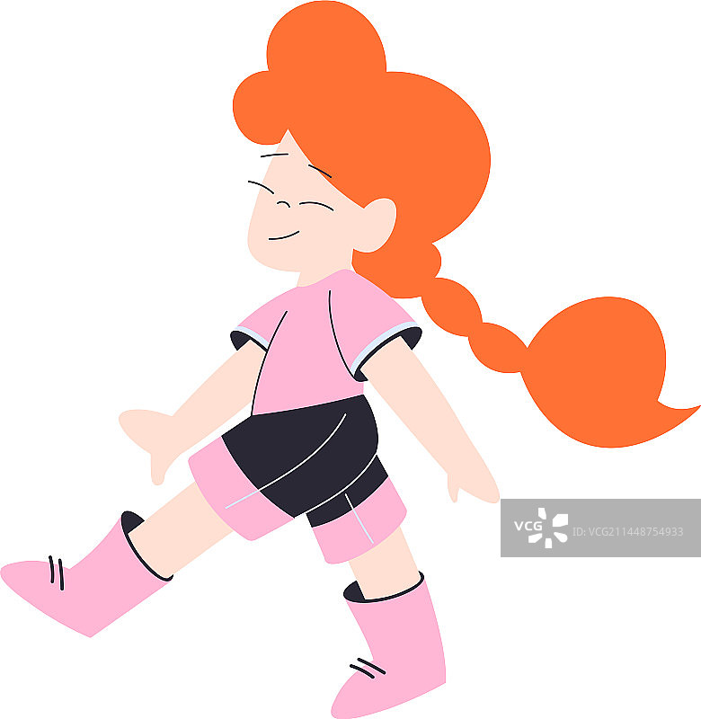 快乐的红发女孩走路和微笑，玩得很开心图片素材