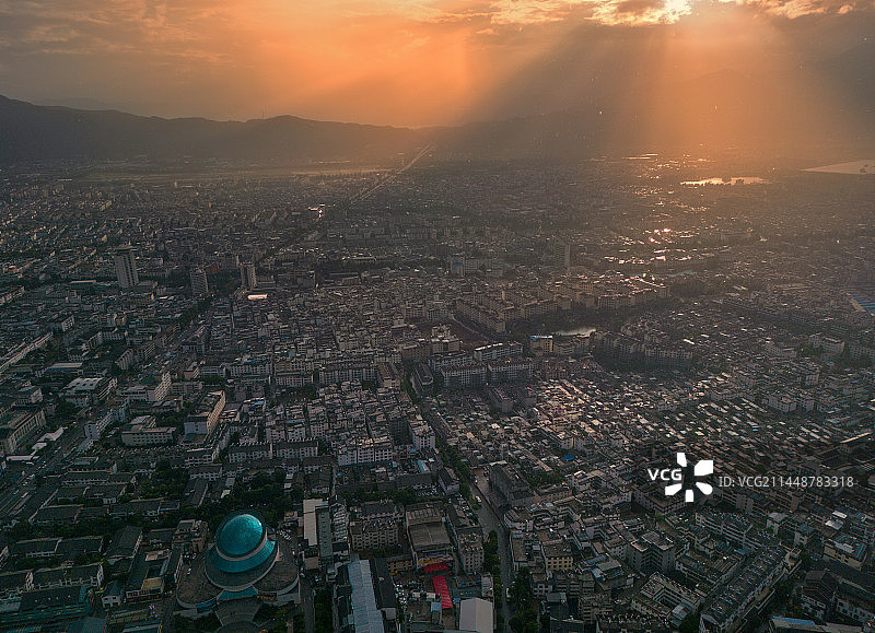 丽江古城日落航拍图片素材