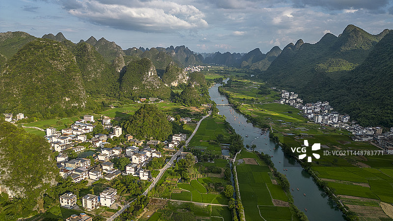桂林阳朔遇龙河自然风光竹筏漂流图片素材