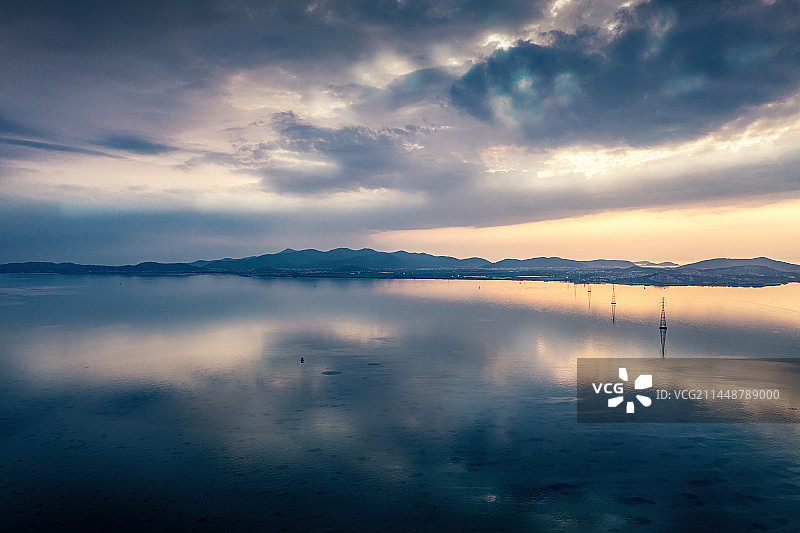 日落时分的苏州太湖西山风景区图片素材
